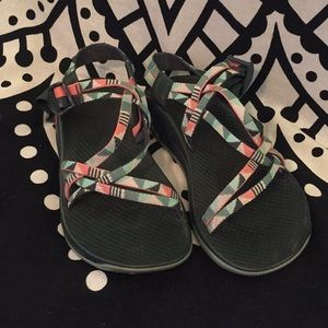 Women’s chacos !